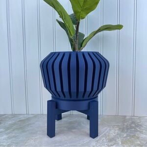 Indoor Flower Pot, The Vaki Planter Pot w Drainage Holes & Drip Tray, 3D Printed